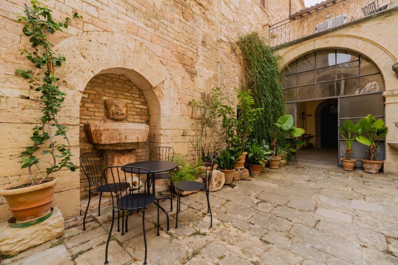 Casa Jasmine Con Balcone Panoramico E Super Centrale Assisi Esterno foto